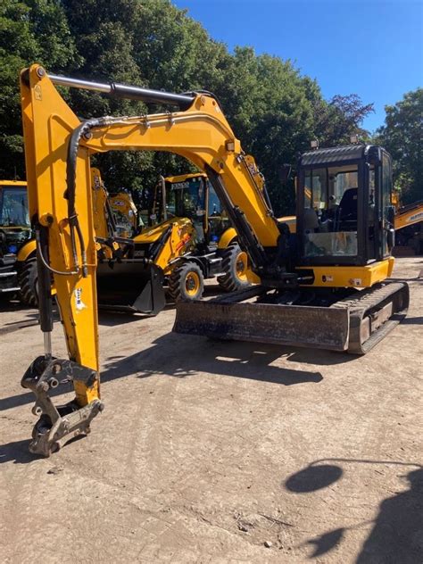 JCB MIDI EXCAVATOR 